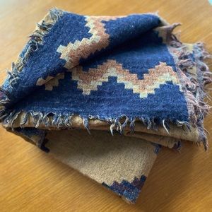 Aritzia Wilfred Blanket Scarf